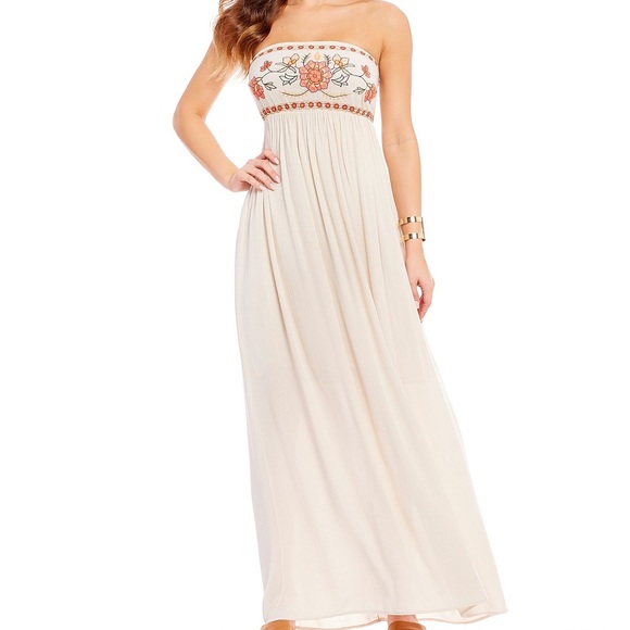 Coco & Jaimeson Dresses & Skirts - 🌻NWT! Coco & Jaimeson Boho Maxi Dress